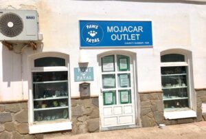 MenuT - 07 - Forms - Contact us - 02 - Outlets 1 paws-mojacar-580x390
